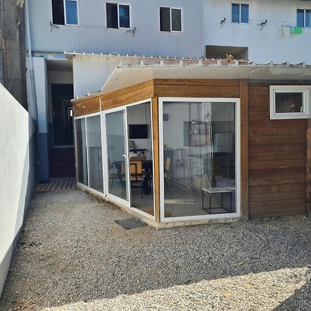 Casa Vale Ecotainer Hostel Lisbon Exterior photo