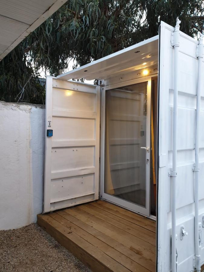 Casa Vale Ecotainer Hostel Lisbon Exterior photo